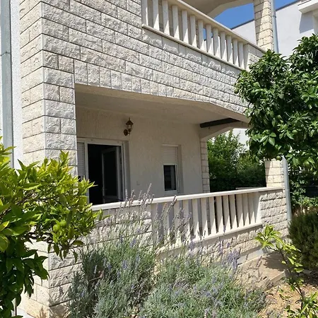 Apartmani Josipa Trogir Exterior photo