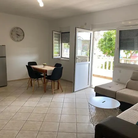 Apartmani Josipa Trogir Exterior photo