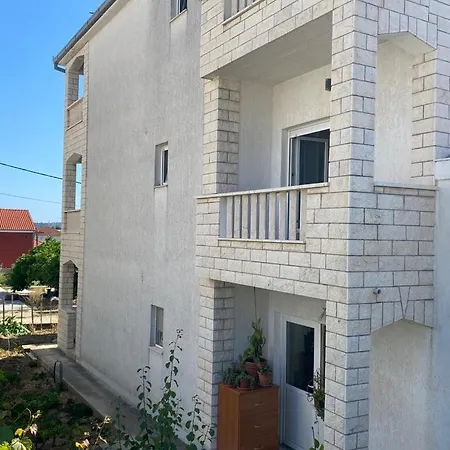 Apartmani Josipa Trogir Exterior photo